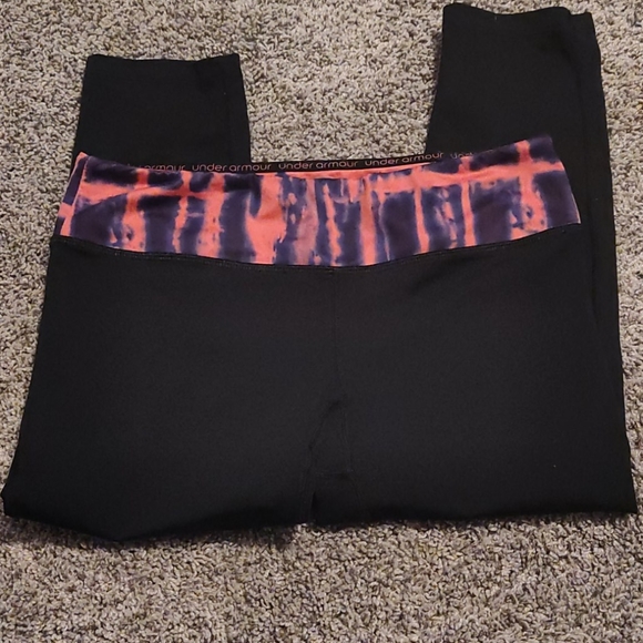 LIKE NEW Under Armour Leggings - Picture 2 of 3